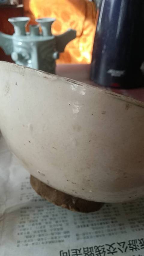 古玩陶瓷磁州窯白釉碗真品鑒賞圖