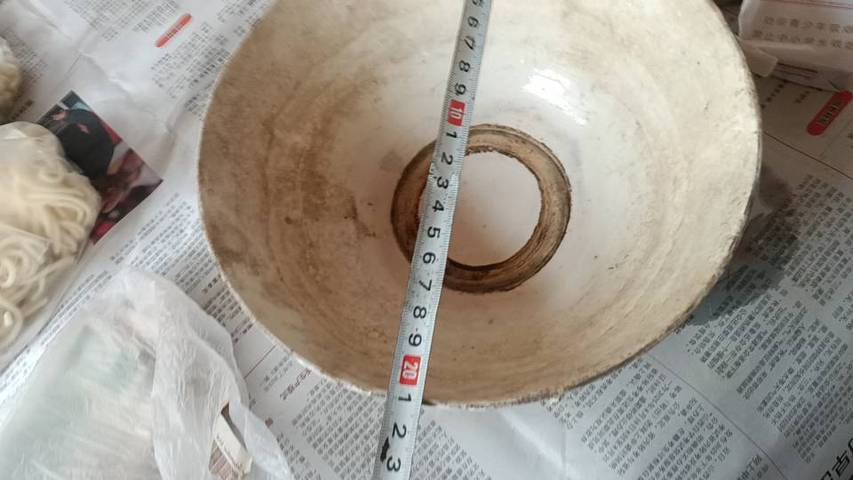 古玩陶瓷磁州窯白釉碗真品鑒賞圖