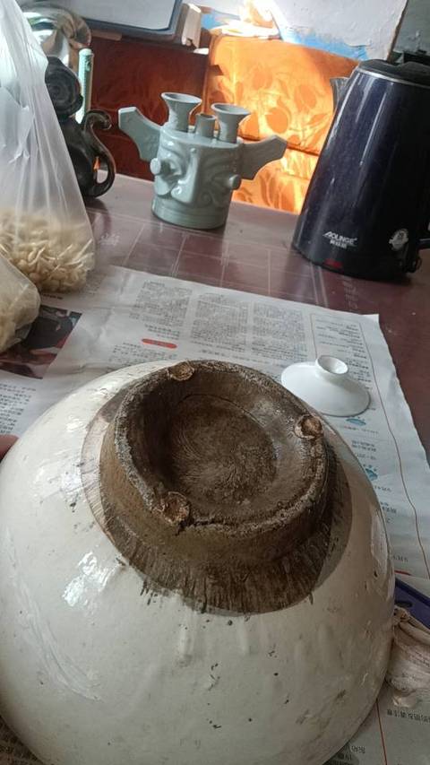 古玩陶瓷磁州窯白釉碗真品鑒賞圖