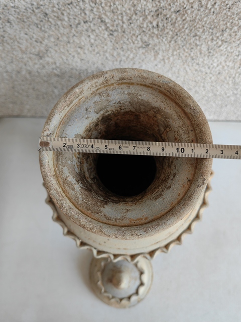 古玩陶瓷青釉貼塑水波紋蓋罐拍賣，當前價格2998元