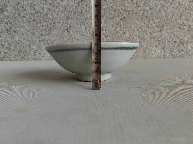 古玩陶瓷青花線條紋碗真品鑒賞圖