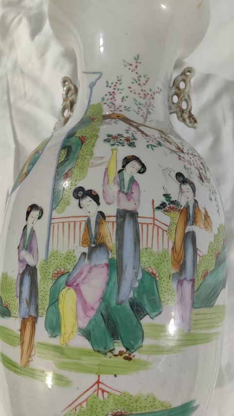古玩陶瓷粉彩仕女人物撣瓶真品鑒賞圖