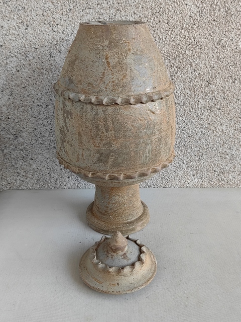 古玩陶瓷青釉貼塑水波紋蓋罐拍賣，當前價格2998元