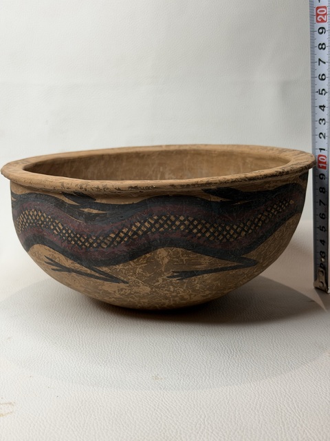 古玩陶瓷馬家窯文化-馬廠類型龍紋盆真品鑒賞圖