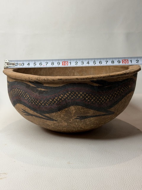 古玩陶瓷馬家窯文化-馬廠類型龍紋盆真品鑒賞圖