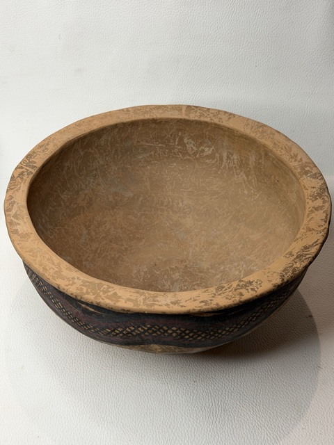 古玩陶瓷馬家窯文化-馬廠類型龍紋盆真品鑒賞圖