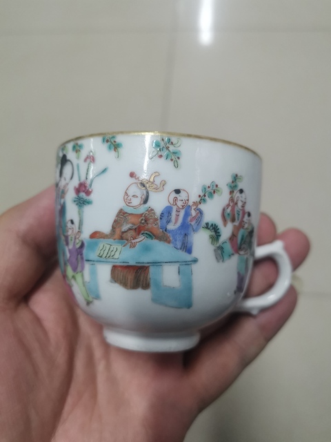 古玩陶瓷粉彩人物故事把杯真品鑒賞圖