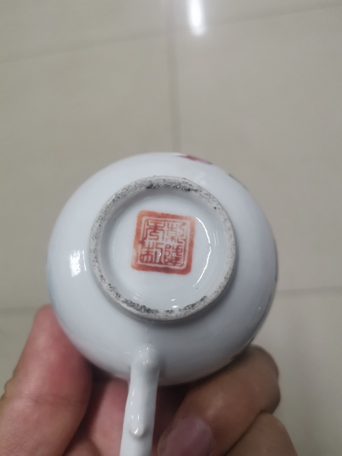 古玩陶瓷粉彩人物故事把杯真品鑒賞圖