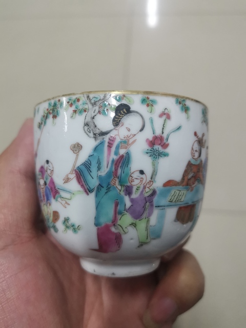 古玩陶瓷粉彩人物故事把杯真品鑒賞圖