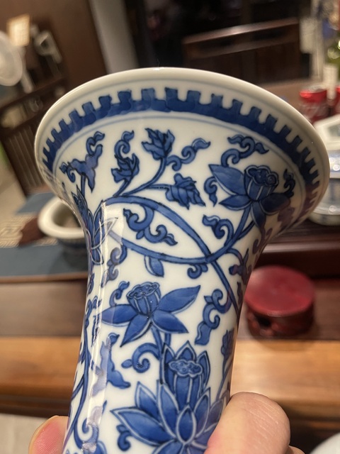 古玩陶瓷青花花觚真品鑒賞圖