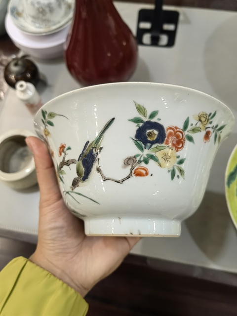 古玩陶瓷五彩花鳥敞口碗真品鑒賞圖