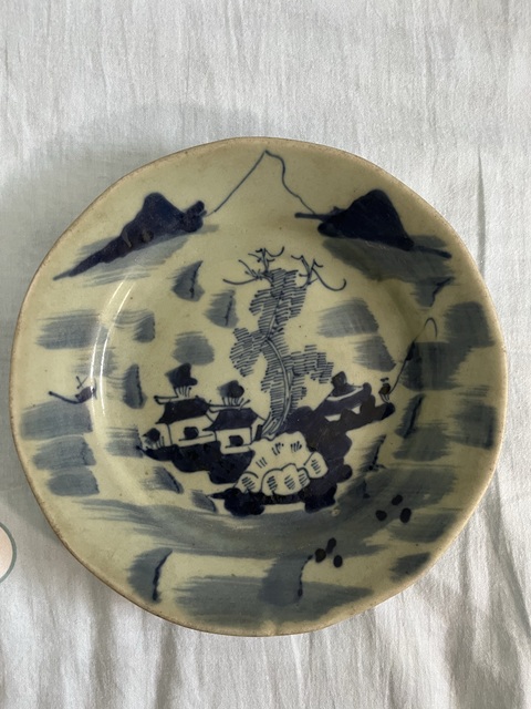 古玩陶瓷開(kāi)門清中期豆青釉青花山水人物盤拍賣，當(dāng)前價(jià)格800元