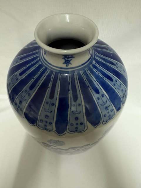 古玩陶瓷青花瓶真品鑒賞圖