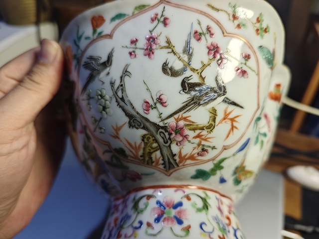 古玩陶瓷粉彩花鳥魚藻海棠型貢碗真品鑒賞圖