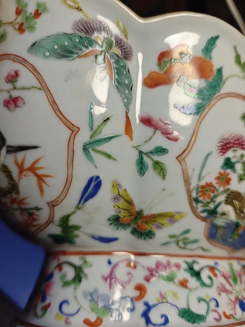 古玩陶瓷粉彩花鳥魚藻海棠型貢碗真品鑒賞圖