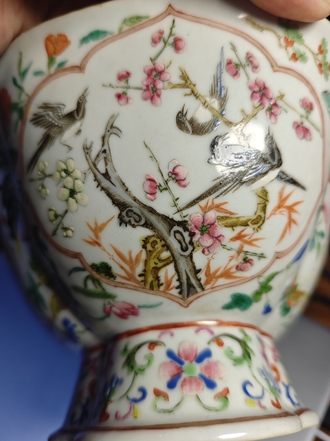 古玩陶瓷粉彩花鳥魚藻海棠型貢碗真品鑒賞圖