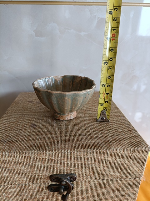 古玩陶瓷龍泉青瓷蓮子杯真品鑒賞圖