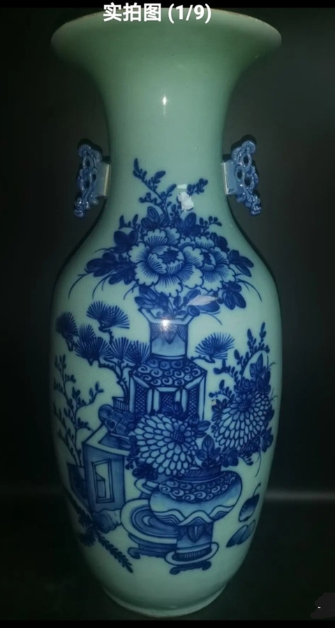 古玩陶瓷豆青釉青花瓶真品鑒賞圖