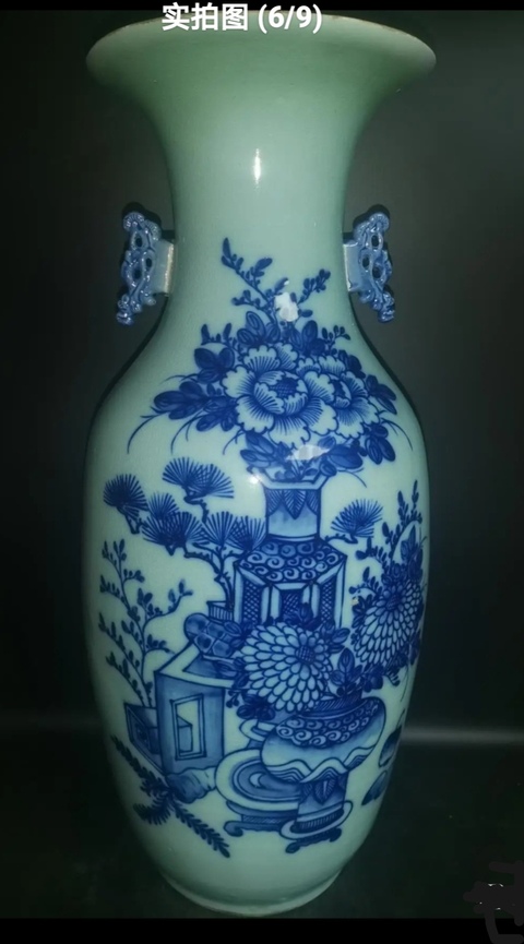 古玩陶瓷豆青釉青花瓶真品鑒賞圖