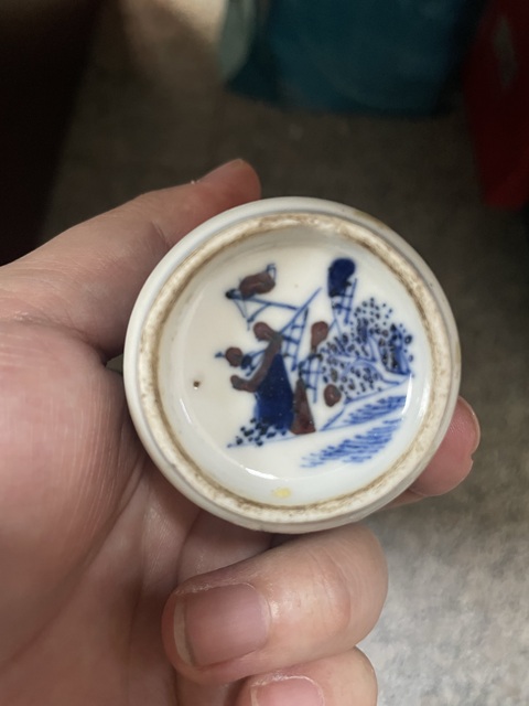 古玩陶瓷青花釉里紅人物故事紋鼻煙壺真品鑒賞圖