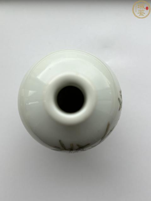 古玩字畫粉彩花卉寵物狗鼻煙壺真品鑒賞圖