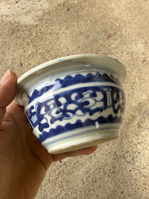 古玩陶瓷龍紋青花香爐真品鑒賞圖
