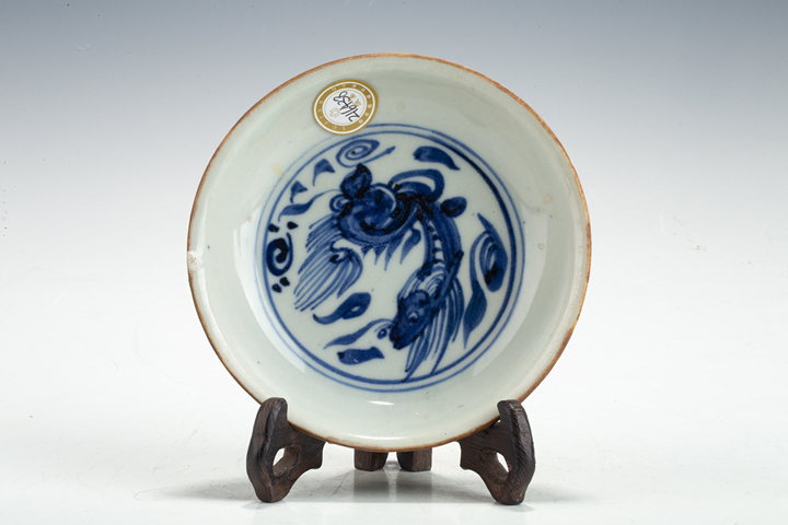 古玩陶瓷明中晚·青花麒麟望月紋盤(pán)真品鑒賞圖