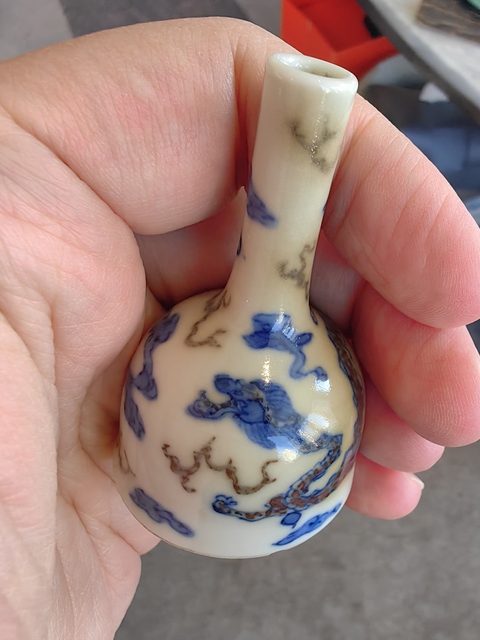 古玩陶瓷青花釉里紅龍紋瓶真品鑒賞圖