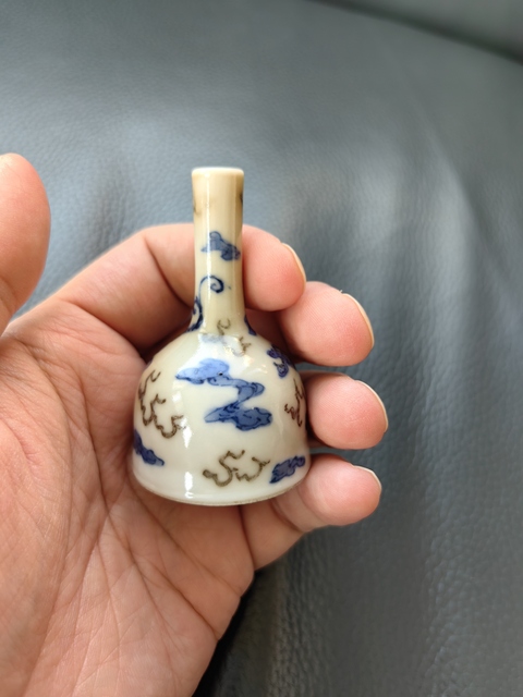 古玩陶瓷青花釉里紅龍紋瓶真品鑒賞圖