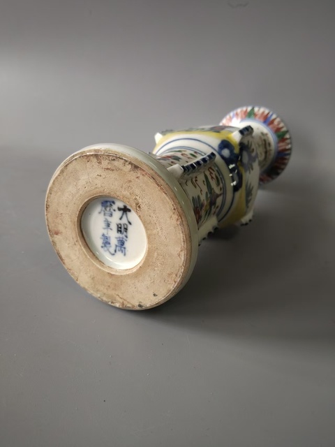 古玩陶瓷民國青花五彩花觚真品鑒賞圖