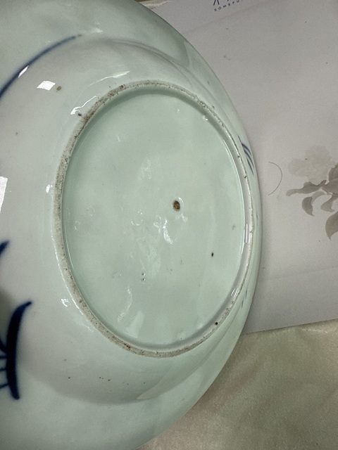 古玩陶瓷日本明治青花礬紅花卉紋盤真品鑒賞圖