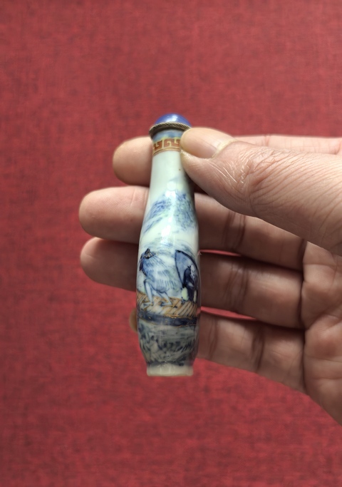 古玩陶瓷光緒本朝款青花加彩描金（伍子胥過江）鼻煙壺拍賣，當前價格38888元