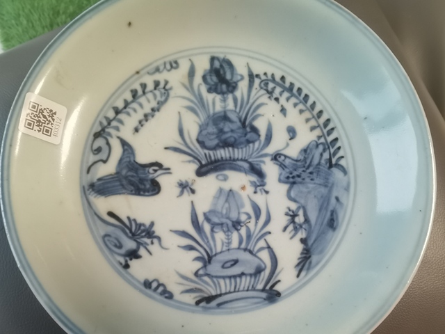 古玩陶瓷滿池嬌青花盤真品鑒賞圖