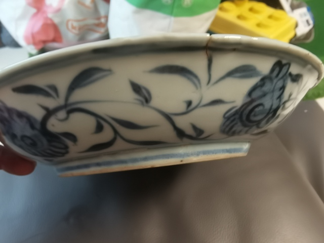 古玩陶瓷滿池嬌青花盤真品鑒賞圖