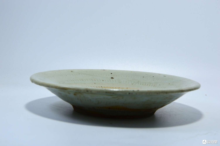 古玩陶瓷青釉刻花紋盤真品鑒賞圖