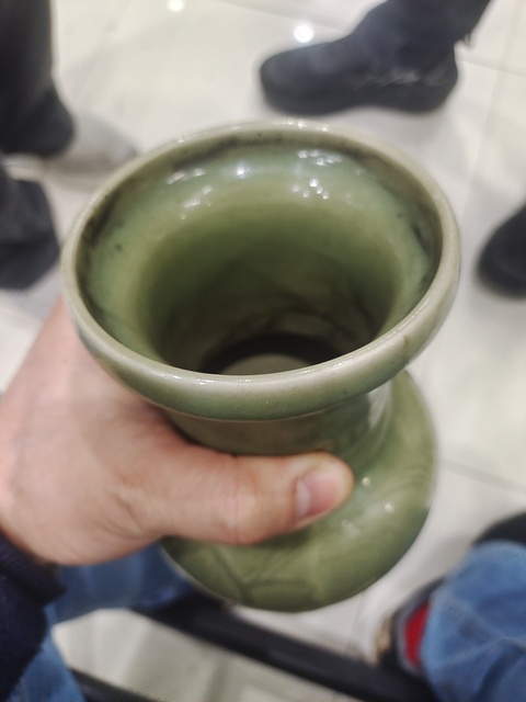 古玩陶瓷青釉刻花盤口瓶真品鑒賞圖