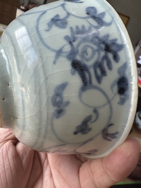 古玩陶瓷福字花卉紋青花碗真品鑒賞圖