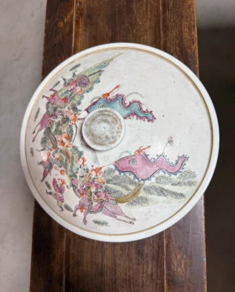 古玩陶瓷人物紋粉彩一品鍋真品鑒賞圖