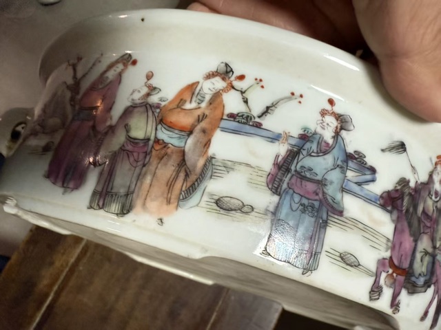 古玩陶瓷人物紋粉彩一品鍋真品鑒賞圖