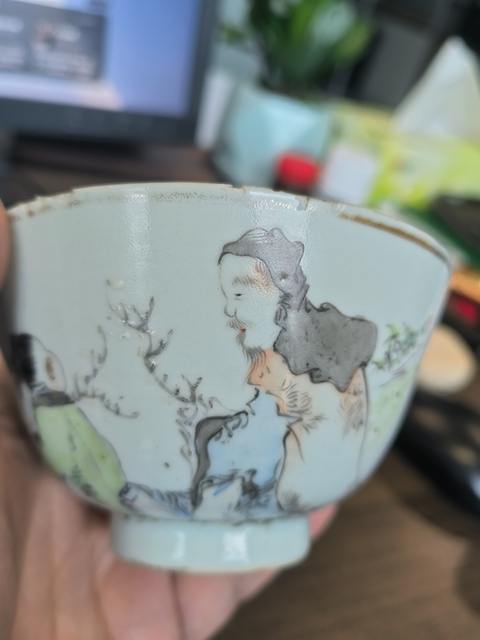 古玩陶瓷淺絳彩人物故事紋茶碗真品鑒賞圖