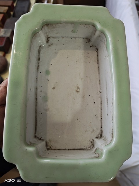 古玩陶瓷豆青釉堆白水仙盆真品鑒賞圖