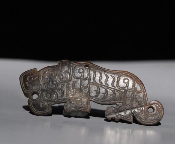 古玩玉器做舊仿春秋“玉螭虎”真品鑒賞圖