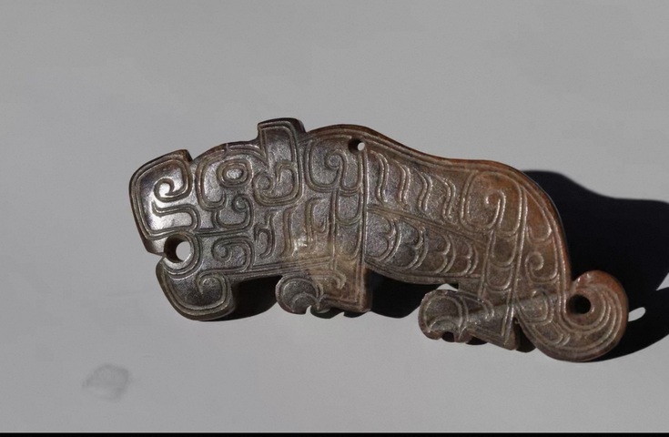 古玩玉器做舊仿春秋“玉螭虎”真品鑒賞圖