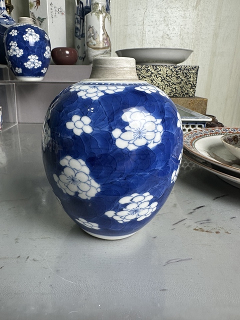 古玩陶瓷康熙·青花留白冰梅紋罐 真品鑒賞圖