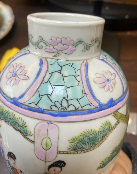 古玩陶瓷人物紋雞腿蓋瓶真品鑒賞圖