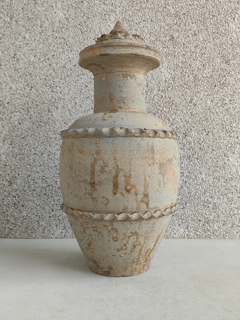 古玩陶瓷青釉貼塑水波紋蓋罐拍賣，當(dāng)前價格2998元