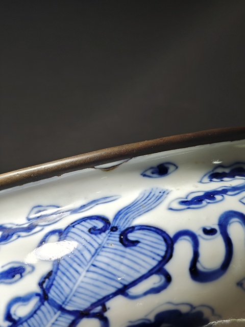 古玩陶瓷青花暗八仙圖紋馬蹄尊真品鑒賞圖