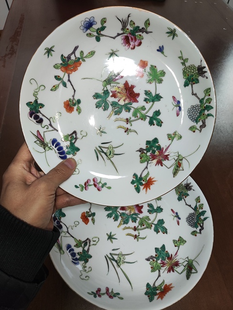 古玩陶瓷飛黃騰達粉彩盤真品鑒賞圖