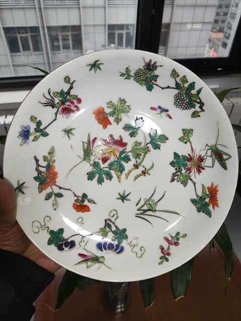 古玩陶瓷飛黃騰達粉彩盤真品鑒賞圖