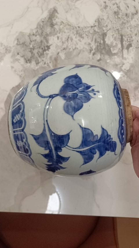 古玩陶瓷花卉紋青花罐真品鑒賞圖